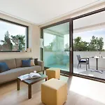Park Hill Residences 拉巴克